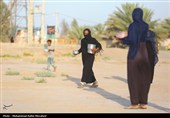 تهیه و توزیع غذای نذری در روستای حاجی‌آباد