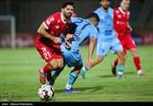 دیدار تیم‌های فوتبال پرسپولیس - چادرملو
