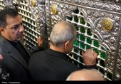 تشرف پزشکیان به زیارت حضرت معصومه (س)