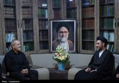 دیدار پزشکیان با خانواده شهید خطیب