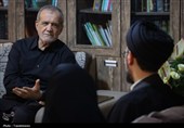 دیدار پزشکیان با خانواده شهید خطیب