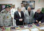 بازدید سید عباس عراقچی وزیر امور خارجه از نمایشگاه شهدای ناو دنا