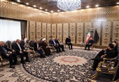 عضو بارز فی حرکة أمل یلتقی رئیس البرلمان الإیرانی فی طهران