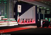 ادای احترام برخی مهمانان و مسئولان خارجی به پیکر امام شهید