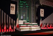 ادای احترام برخی مهمانان و مسئولان خارجی به پیکر امام شهید