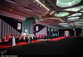 ادای احترام برخی مهمانان و مسئولان خارجی به پیکر امام شهید