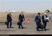ورود هیئت‌های بین‌المللی به فرودگاه مهرآباد برای شرکت در مراسم وداع و تشییع امام شهید