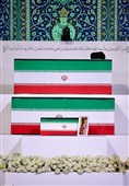ادای احترام مهمانان و مسئولان خارجی به پیکر امام شهید