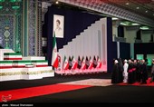 ادای احترام مهمانان و مسئولان خارجی به پیکر امام شهید