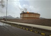 آتش‌سوزی انبار نفت زاهدان پس از اصابت صاعقه