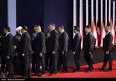 ادای احترام مهمانان و مسئولان خارجی به پیکر امام شهید - 2