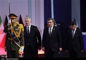 ادای احترام مهمانان و مسئولان خارجی به پیکر امام شهید - 2