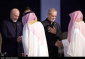 ادای احترام مهمانان و مسئولان خارجی به پیکر امام شهید - 2