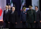ادای احترام مهمانان و مسئولان خارجی به پیکر امام شهید - 2