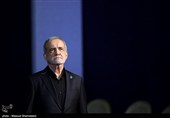 ادای احترام مهمانان و مسئولان خارجی به پیکر امام شهید - 2
