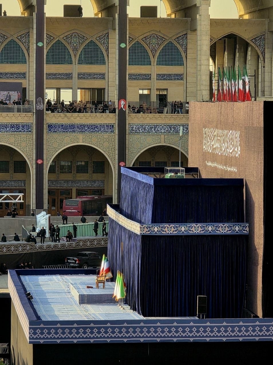 امام شهید , تشییع آیتاللهالعظمی سید علی خامنهای , آیتالله سید علی خامنهای , شهید امام خامنه ای (ره) , تشییع امام شهید , تشییع رهبر شهید , بدرقه آقای شهید ایران ,