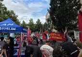 ببینید|تجمع ضداستکباری در نروژ همزمان با مراسم وداع رهبر شهید