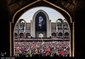 Церемония прощания иранского народа с Имамом Хаменеи в Тегеране