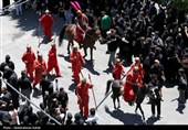 Траурная церемония на третий день мученической смерти имама Хусейна (мир ему) в Хамедане