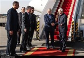 Международные делегации прибыли в аэропорт Тегерана для участия в церемонии похорон аятоллы Хаменеи