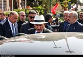 Международные делегации прибыли в аэропорт Тегерана для участия в церемонии похорон аятоллы Хаменеи