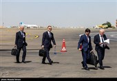 Международные делегации прибыли в аэропорт Тегерана для участия в церемонии похорон аятоллы Хаменеи