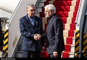 Международные делегации прибыли в аэропорт Тегерана для участия в церемонии похорон аятоллы Хаменеи
