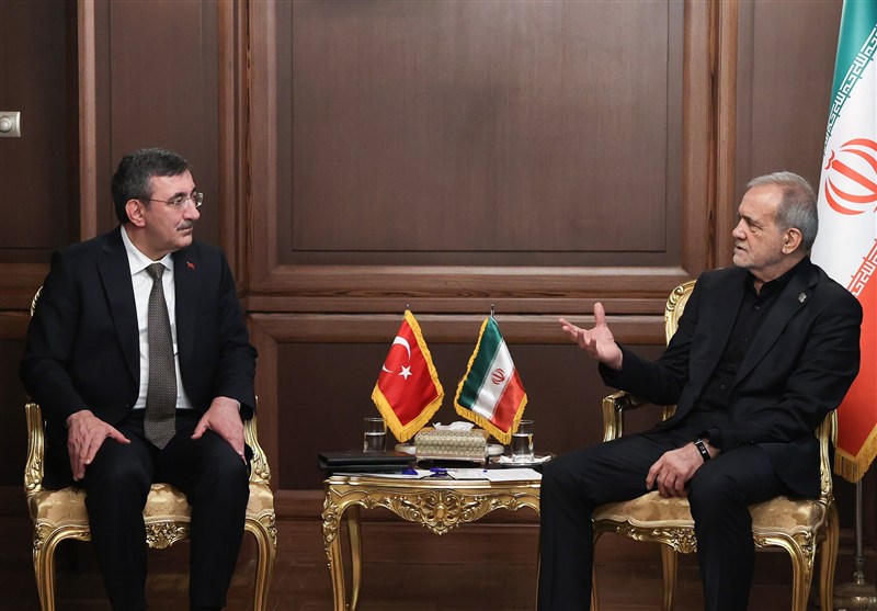Pezeshkian Praises Turkey’s Support for Iran