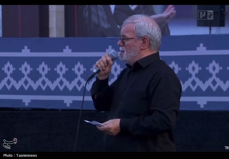 شعرخوانی کلامی زنجانی در مصلی تهران در رثای رهبر شهید