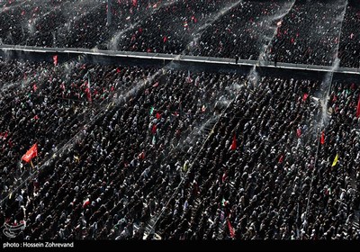 مراسم اقامه نماز بر پیکر امام شهید امت -2