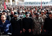 حضور سردار احمد وحیدی در مراسم اقامه نماز بر پیکر امام شهید امت 