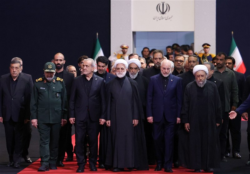 Heads of Iran’s Branches Attend Funeral Prayers for Martyred Imam