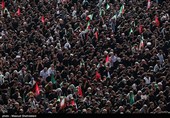 مراسم اقامه نماز بر پیکر امام شهید امت -4
