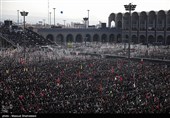 مراسم اقامه نماز بر پیکر امام شهید امت -4