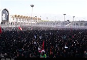 مراسم إقامة الصلاة على جثمان إمام الأمة الشهید
