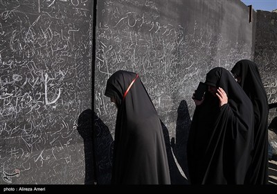 مراسم إقامة الصلاة على جثمان إمام الأمة الشهید