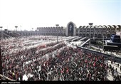 مراسم إقامة الصلاة على جثمان إمام الأمة الشهید