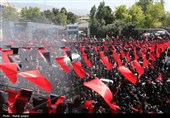 حرکت کاروان‌های مردمی پیشوا از میدان چمران به سوی وداع با رهبر شهید