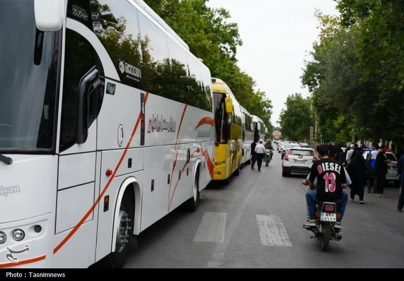 حرکت پرشور کاروان‌ وفادار ایلام برای وداع با رهبر شهید