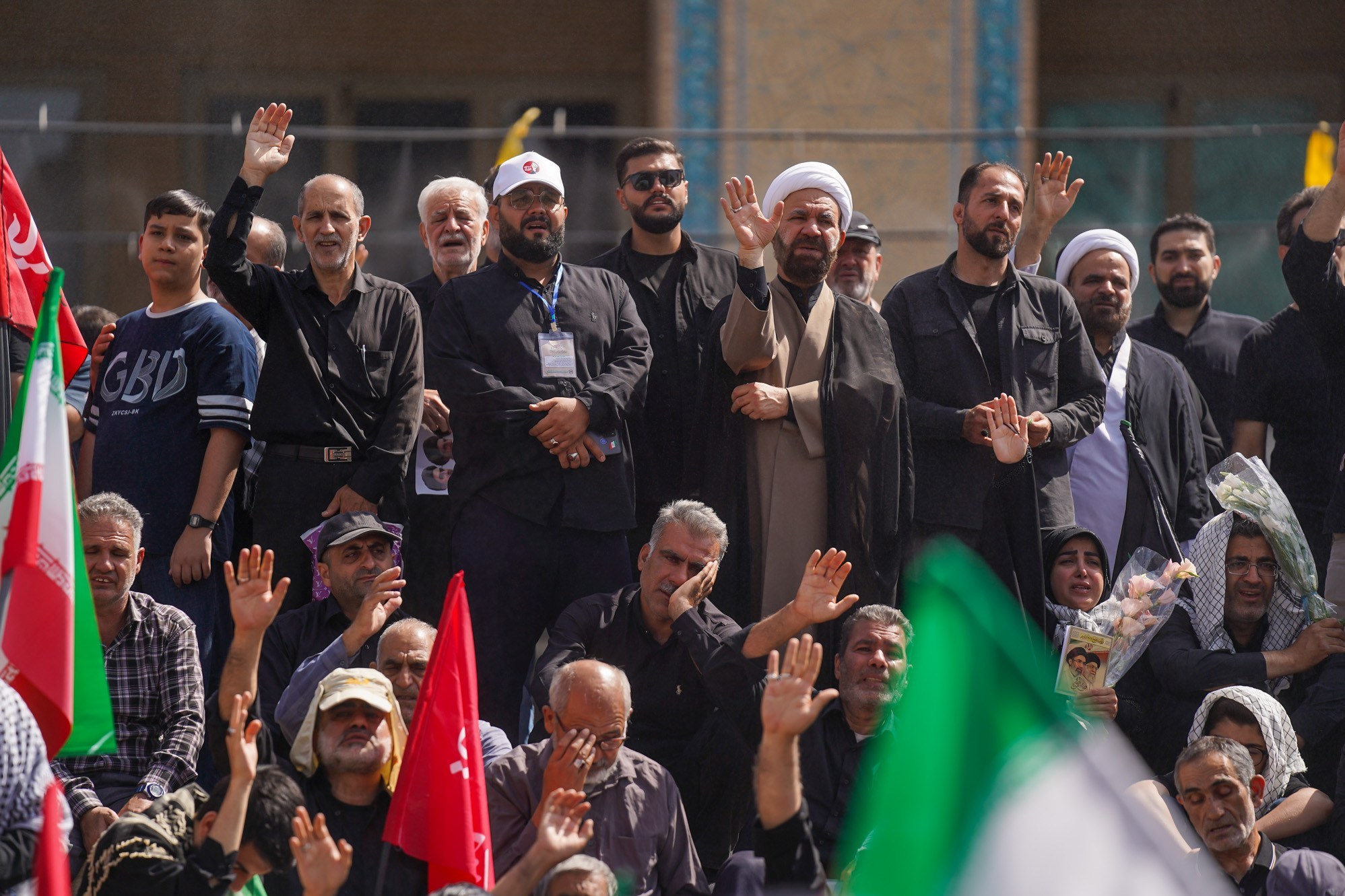 اخبار شیراز , اخبار استان فارس , بدرقه آقای شهید ایران , شهید امام خامنه ای (ره) , تشییع آیتاللهالعظمی سید علی خامنهای ,