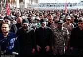 Скорбящий народ Ирана совершил молитву над телом мученика-лидера Исламской революции