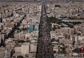 Аэрофотоснимки сайта Верховного лидера запечатлели огромное скопление жителей Тегерана на церемонии прощания