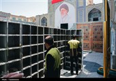 آماده‌سازی حرم مطهر رضوی در آستانه تشییع رهبر شهید انقلاب