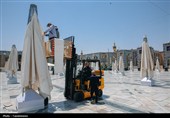 آماده‌سازی حرم مطهر رضوی در آستانه تشییع رهبر شهید انقلاب