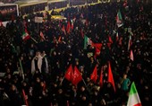 فجر وداع إمام الأمة الشهید.. سیول بشریة تتدفق نحو مسجد جمکران بمدینة قم