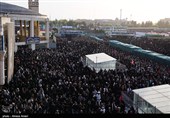 Торжественная молитва над телом мученика-лидера революции в священной мечети Джамкаран-Кум