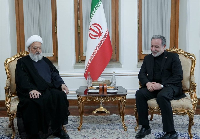 Lebanese Cleric Pays Tribute to Martyred Leader, Backs Iran