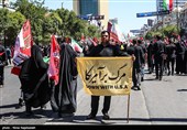 پیش از آغاز مراسم تشییع پیکر مطهر آقای شهید ایران - مشهد