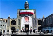 Скорбящие в Мешхеде на последнем прощании с мучеником-лидером Ирана