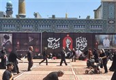مشهد تُسجّل تاریخاً... بالأعلام السوداء، والزحف اللیلی، والبکاء الذی لا ینتهی